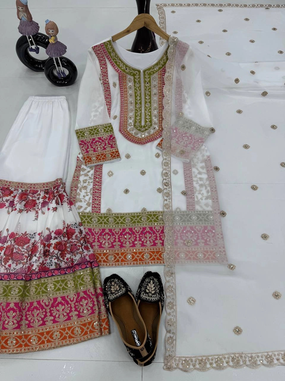 DESIGNER PARTY WEAR SUIT WHOLESALE DEALER SURAT GEELAN FASHION SURAT