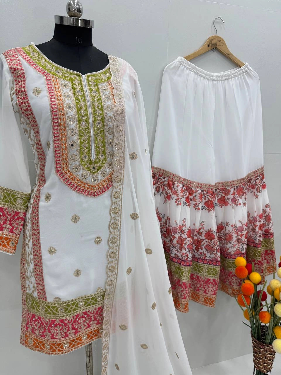 DESIGNER PARTY WEAR SUIT WHOLESALE DEALER SURAT GEELAN FASHION SURAT