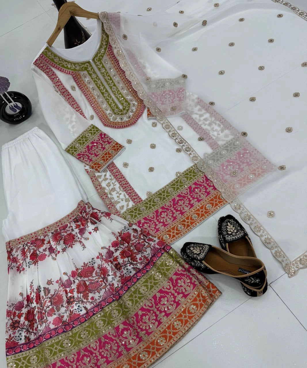 DESIGNER PARTY WEAR SUIT WHOLESALE DEALER SURAT GEELAN FASHION SURAT