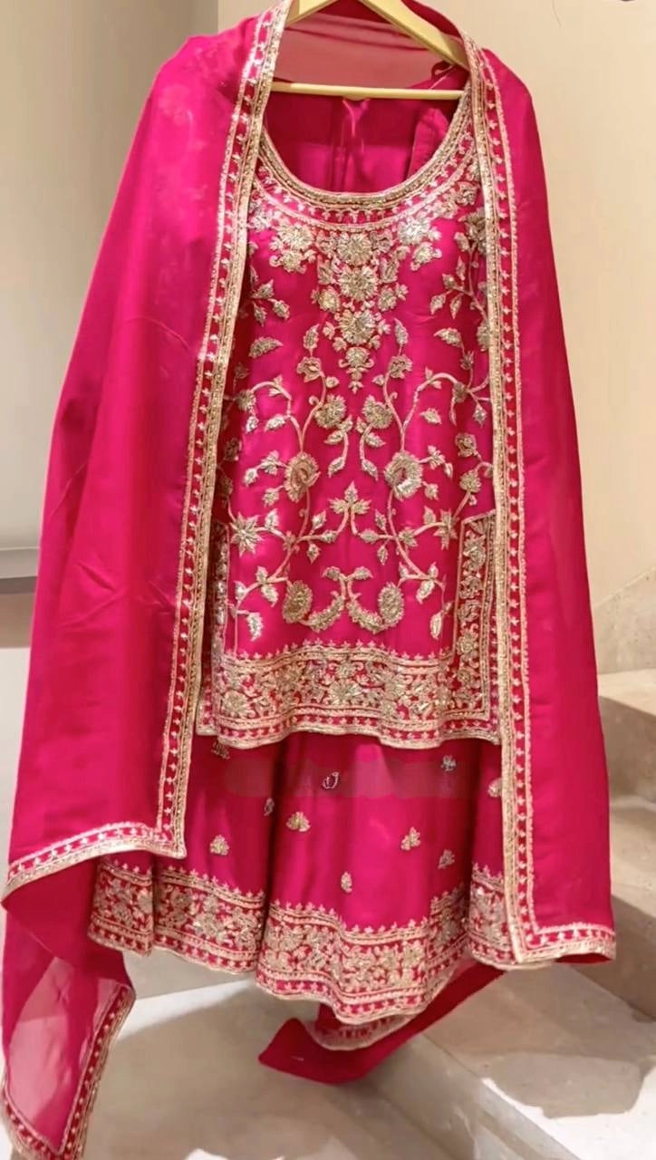 BUY PAKISTANI SUITS ONLINE WHOLESALE RATE AT GEELAN FASHION SURAT