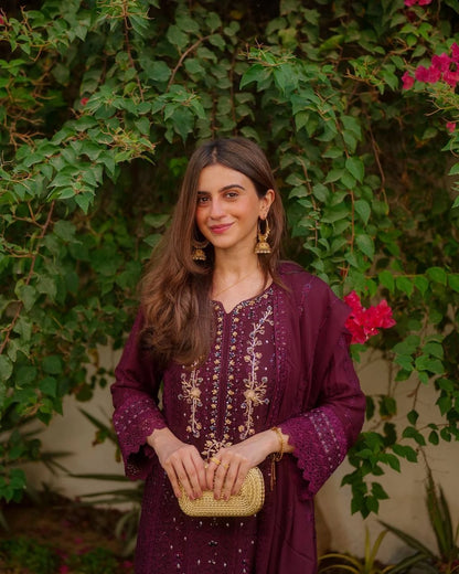 TREANDING SHALWAR SUIT PAKISTANI STYLE