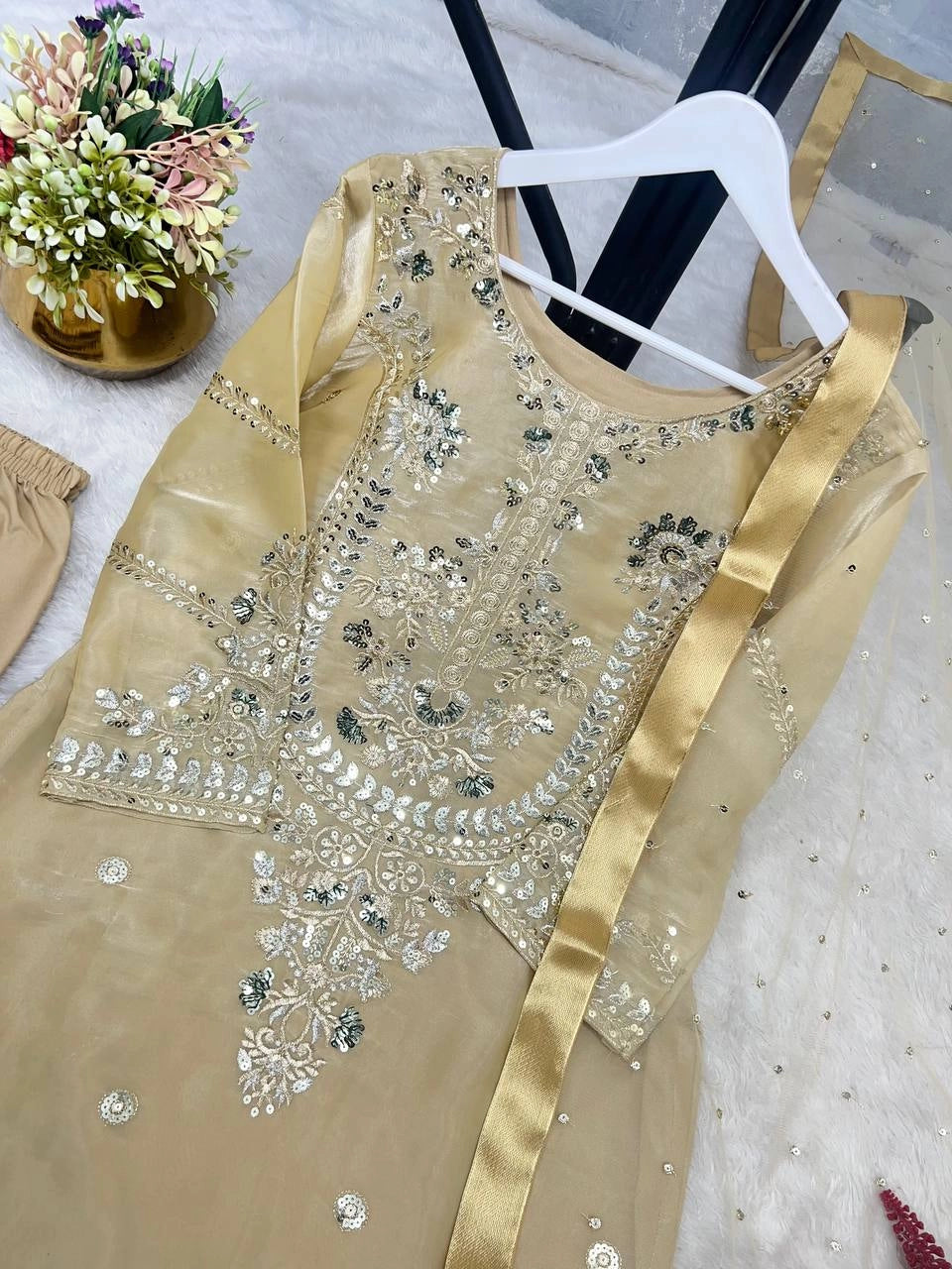 NEW PAKISTANI DESIGNER SUIT COLLECTION IN JIMMY CHOO SILK TOP-PENT AND DUPATTA DUPATTA SET FULLY STITCHED READY TO WEAR WHOLESALE RATE AT GEELAN FASHION SURAT