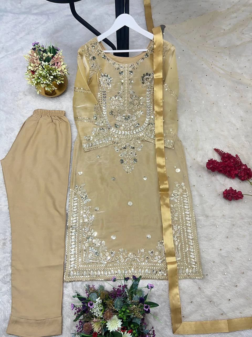 NEW PAKISTANI DESIGNER SUIT COLLECTION IN JIMMY CHOO SILK TOP-PENT AND DUPATTA DUPATTA SET FULLY STITCHED READY TO WEAR WHOLESALE RATE AT GEELAN FASHION SURAT
