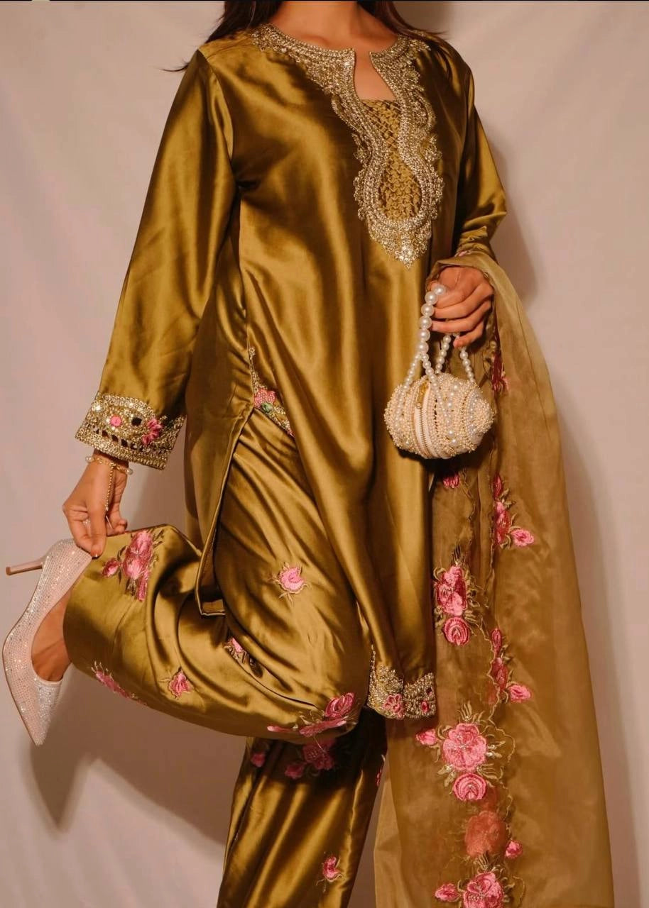 PREMIUM WHITE PINK EMBROIDERED FARSHI SUIT SET WITH DUPATTA | WHOLESALE AT GEELAN FASHION SURAT