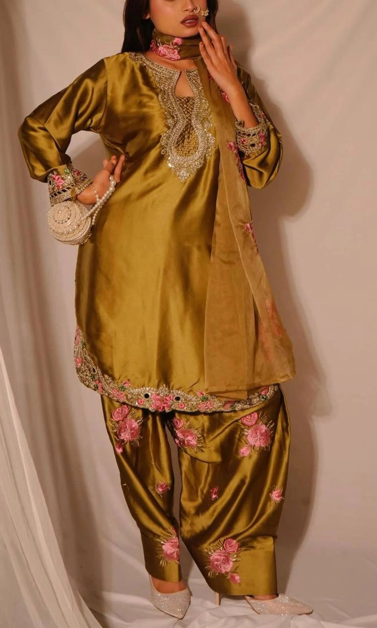 PREMIUM WHITE PINK EMBROIDERED FARSHI SUIT SET WITH DUPATTA | WHOLESALE AT GEELAN FASHION SURAT