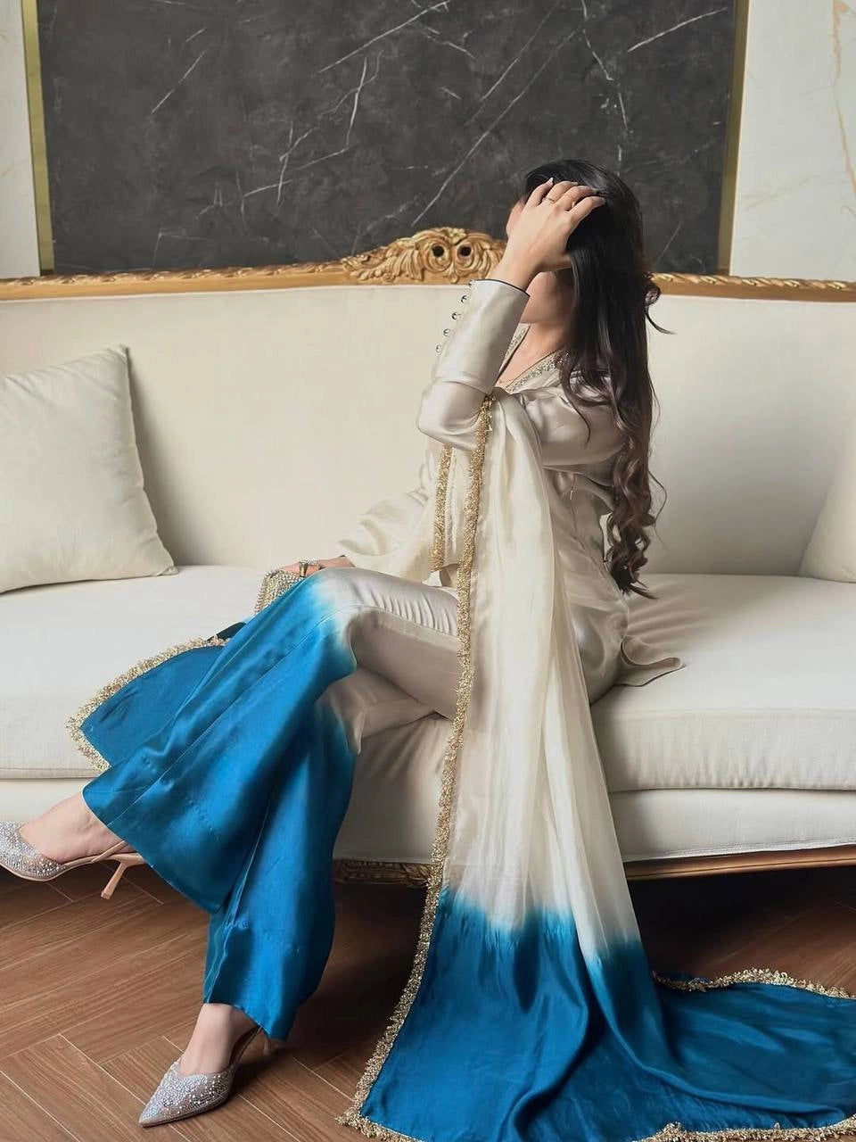 PREMIUM WHITE DOUBLE COLOUR EMBROIDERY READYMADE PAKISTANI SUITS WHOLESALE RATE AT GEELAN FASHION SURAT