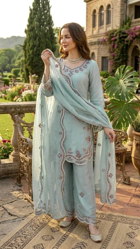 HANIA AMIR MOST VIRAL BEAUTIFUL READYMADE COLLECTION WHOLESALE PRICE AT GEELAN FASHION SURAT