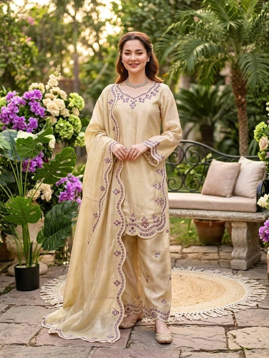 HANIA AMIR MOST VIRAL BEAUTIFUL READYMADE COLLECTION WHOLESALE PRICE AT GEELAN FASHION SURAT