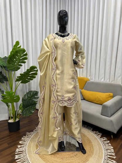 HANIA AMIR MOST VIRAL BEAUTIFUL READYMADE COLLECTION WHOLESALE PRICE AT GEELAN FASHION SURAT
