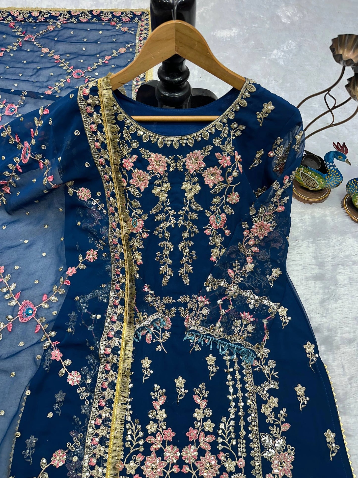PARTY WEAR SUPER HIT COLLECTION NEW PAKISTANI SUITS WHOLESALE RATE AT GEELAN FASHION SURAT