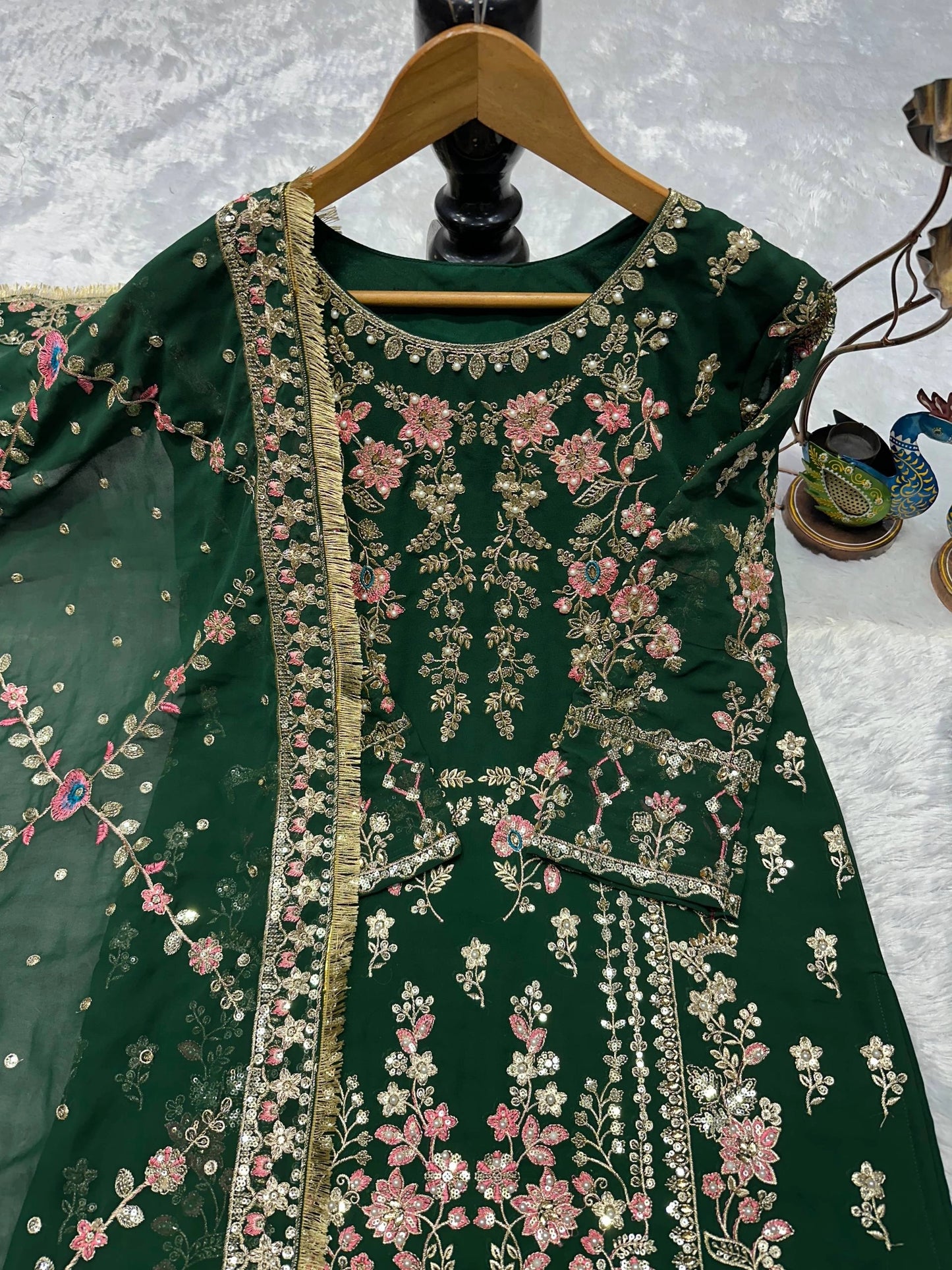 PARTY WEAR SUPER HIT COLLECTION NEW PAKISTANI SUITS WHOLESALE RATE AT GEELAN FASHION SURAT