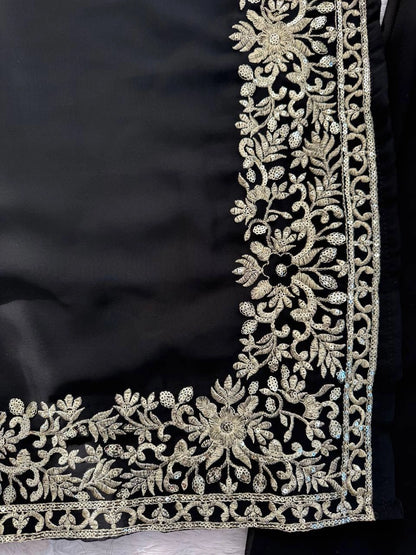 VIRAL PAKISTANI TRENDING COLLECTION BLACK AND MAROON WHOLESALE RATE AT GEELAN FASHION SURAT