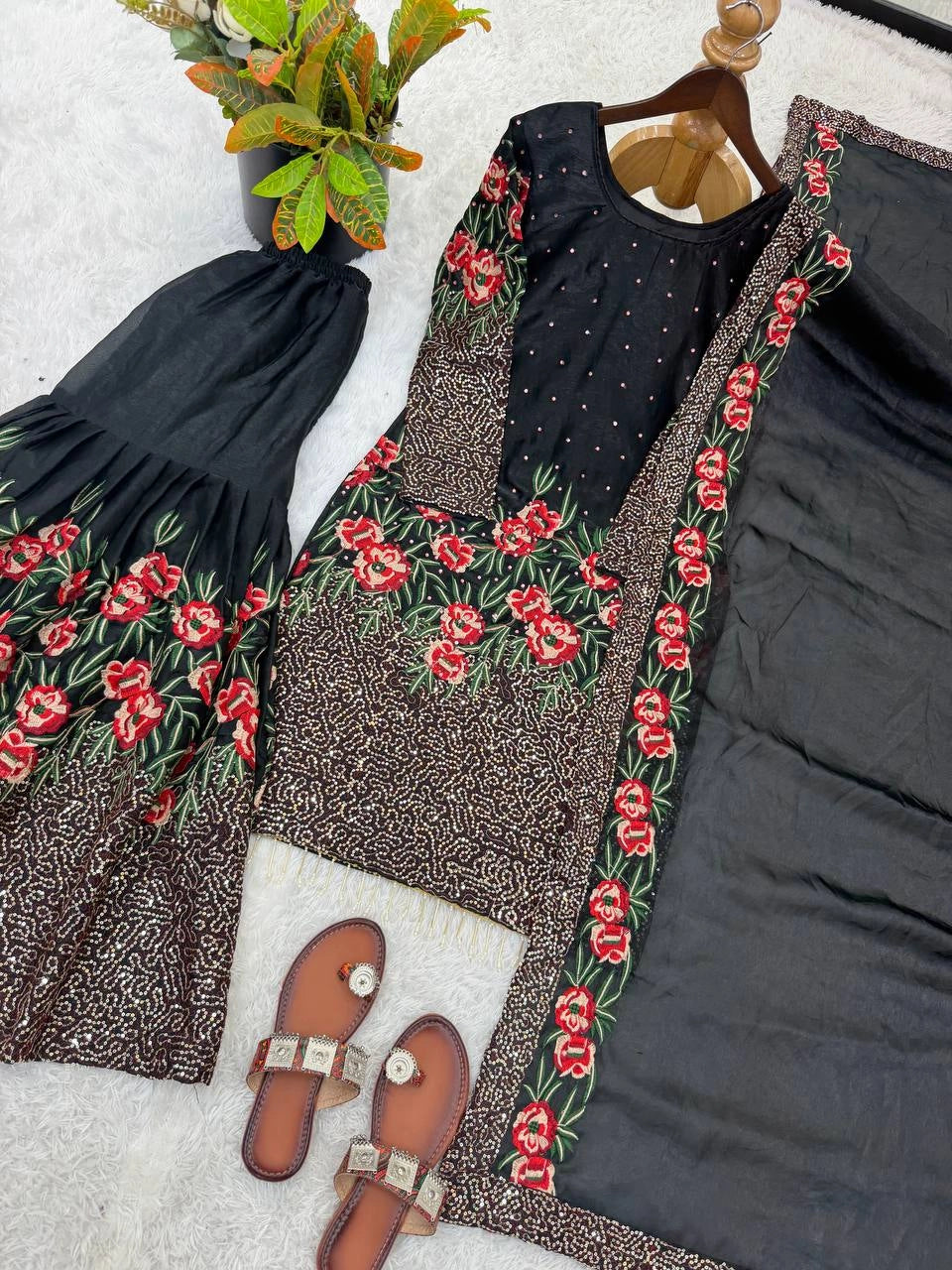 PARTY WEAR SHARARA GHARARA WHOLESALE SUIT AT GEELAN FASHION SURAT WEDDING GHARARA SUIT