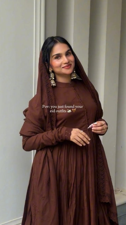 LUNCHING NEW DESIGNER PARTY WEAR LOOK GOWN WITH EMBROIDERY WORK WHOLESALE PRICE AT GEELAN FASHION SURAT
