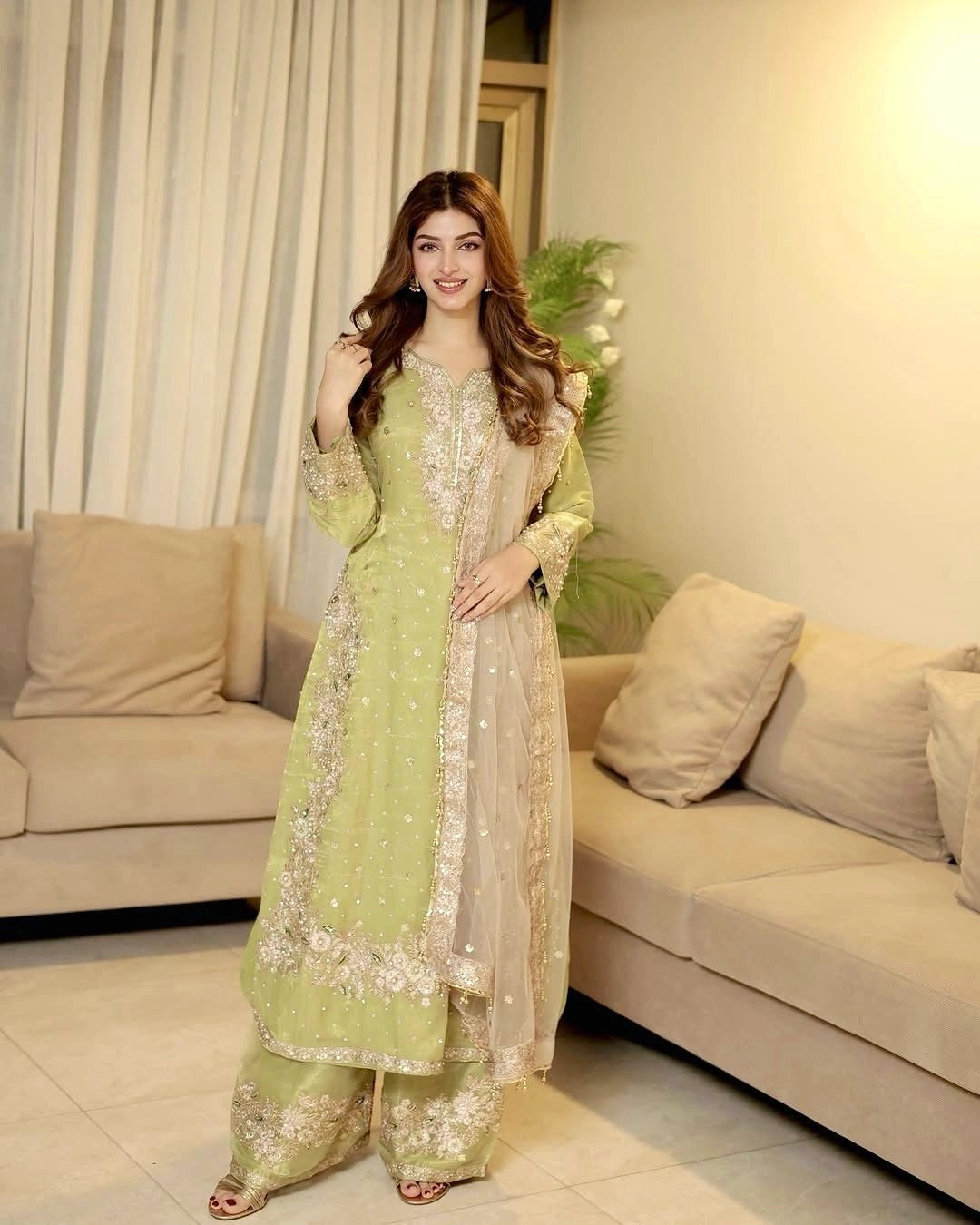 PAKISTANI READYMADE SUITS ONLINE WHOLESALE RATE AT GEELAN FASHION SURAT