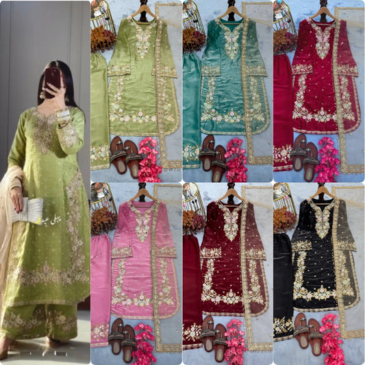 PAKISTANI READYMADE SUITS ONLINE WHOLESALE RATE AT GEELAN FASHION SURAT