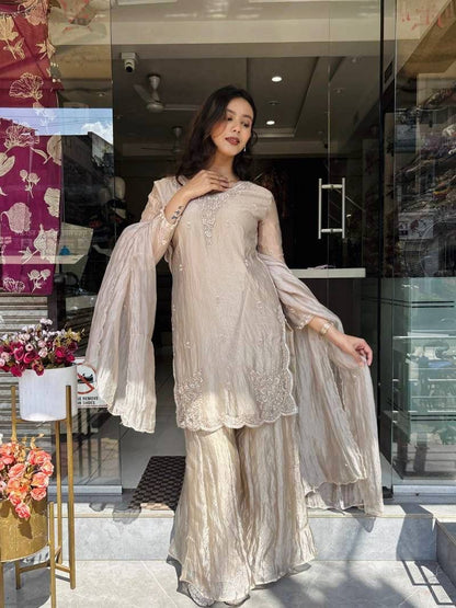 DESIGNER EID SPECIAL PARTY WEAR DESIGNER 3 PIS SUIT COLLECTION WHOLESALE GEELAN FASHION SURAT