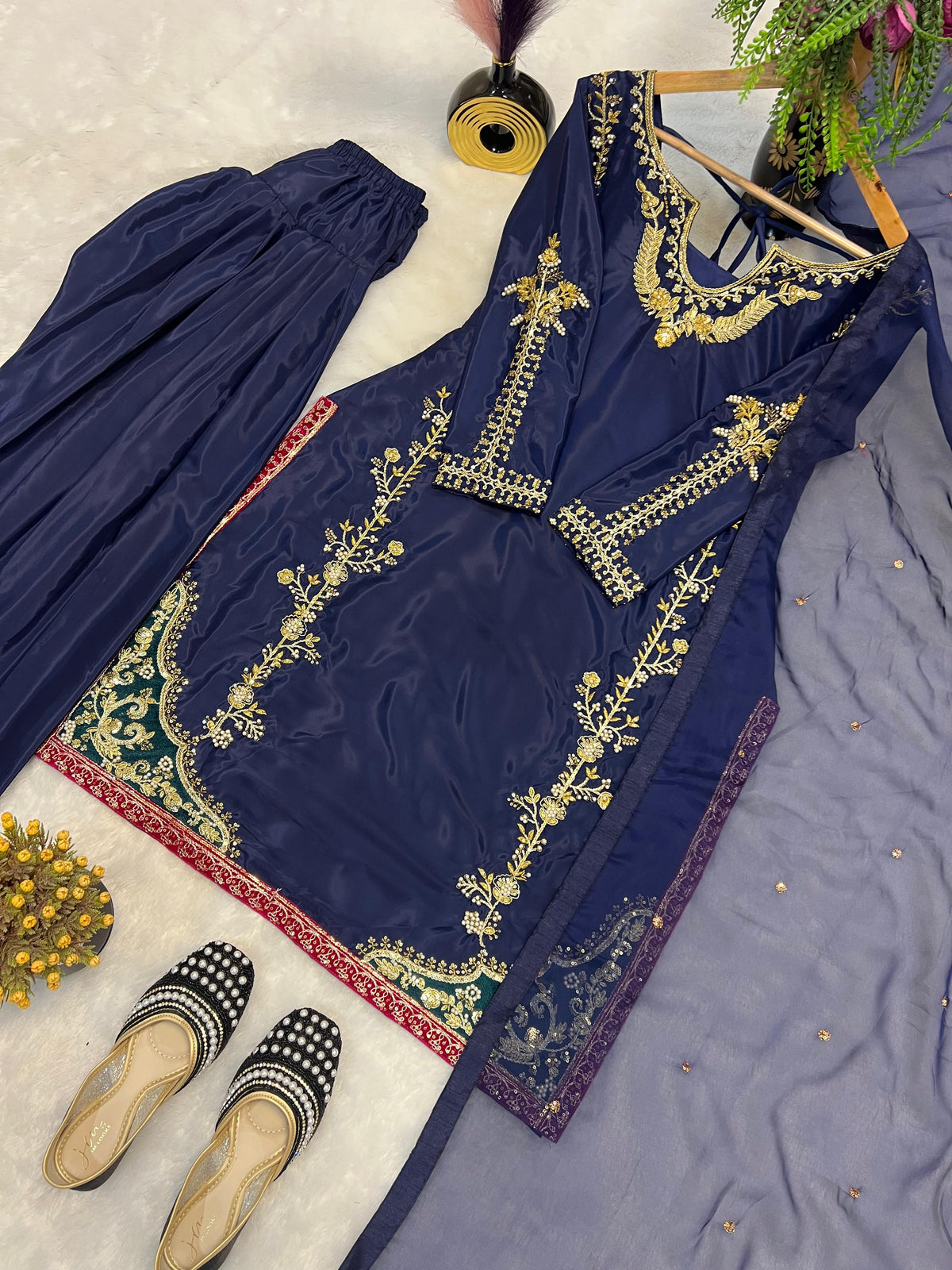 ĐĚSIGNER PARTY WEAR LOOK TOP WITH FARSHI SALWAR WHOLESALE GEELAN FASHION SURAT