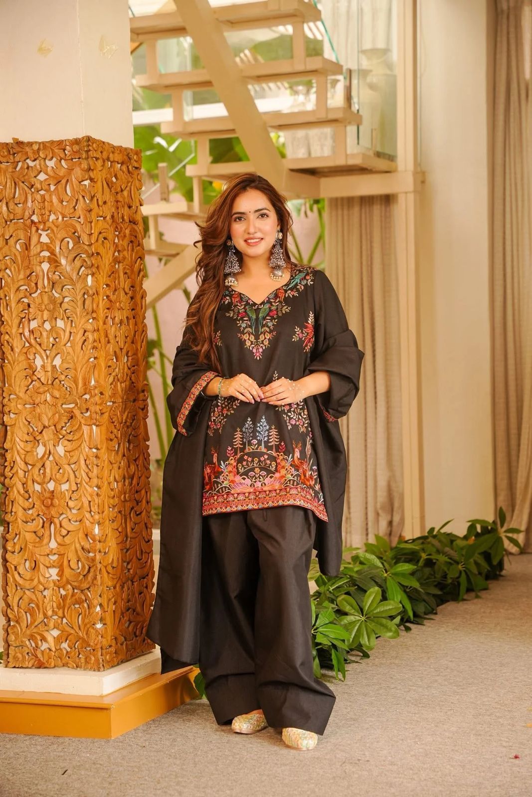 ELEGANT ETHNIC WEAR ✨ 🎀 CRAFTED IN CLASSY TONES WITH PREMIUM FABRIC & DETAILING WHOLESALE GEELAN FASHION SURAT
