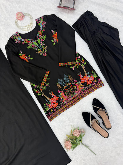 ELEGANT ETHNIC WEAR ✨ 🎀 CRAFTED IN CLASSY TONES WITH PREMIUM FABRIC & DETAILING WHOLESALE GEELAN FASHION SURAT