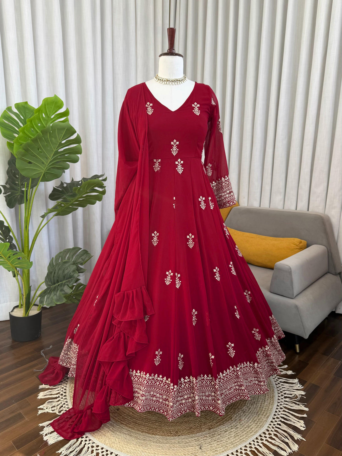 TEP INTO EFFORTLESS CHARM WITH OUR EXCLUSIVE 3-PIECE SET – CRAFTED FOR COMFORT, STITCHED WITH GRACE. WHOLESALE GEELAN FASHION SURAT