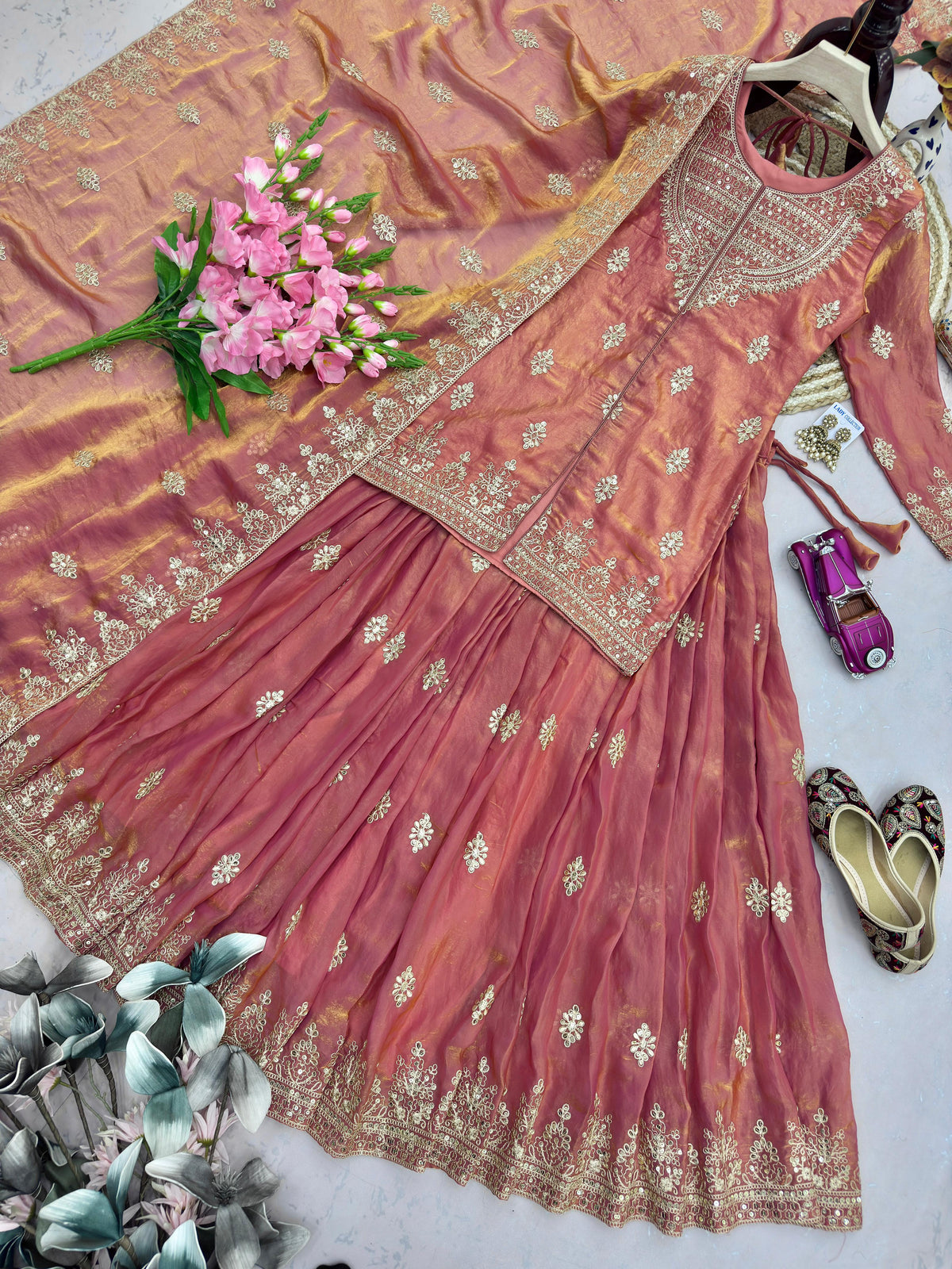 DESIGNER PARTY WEAR LOOK COLLECTION WHOLESALE GEELAN FASHION SURAT