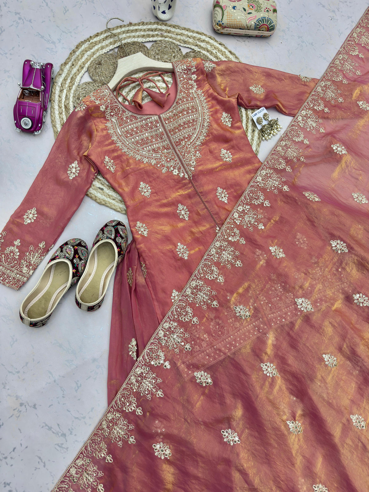 DESIGNER PARTY WEAR LOOK COLLECTION WHOLESALE GEELAN FASHION SURAT