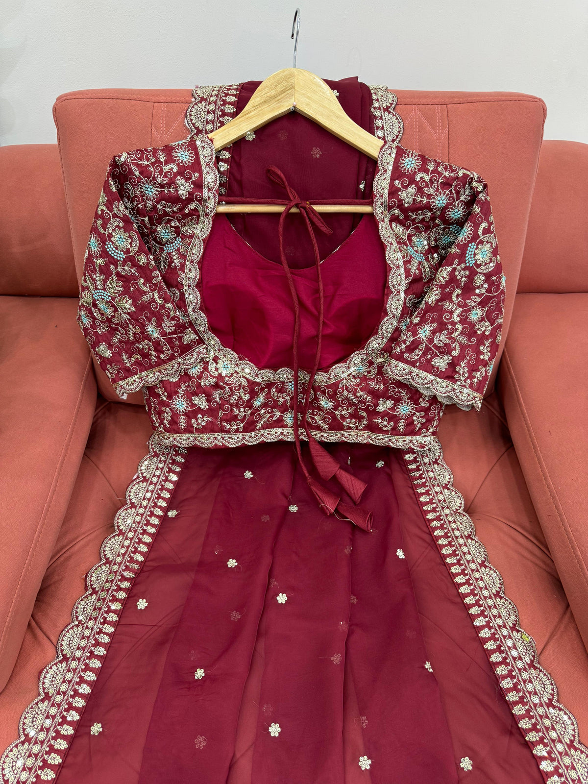 LOOKING SOME ONE FOR THIS SAME COLOUR BEAUTIFUL DESIGNER SAREE ON HAVY TIBBY SILK FEBRIC WITH THRED & SEQUNCE WORK AND BLOUSE ON MONO BENGLORI SILK FEBRIC WITH THRED & SEQUNCE WORK. WHOLESALE GEELAN FASHION SURAT