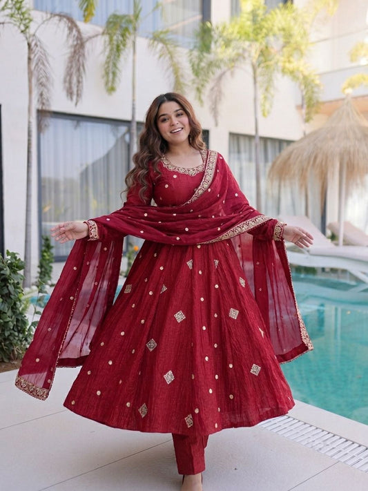 WOMEN’S ETHNIC WEAR WHOLESALE GEELAN FASHION SURAT