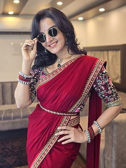 LOOKING SOME ONE FOR THIS SAME COLOUR BEAUTIFUL DESIGNER SAREE ON FAUX GEORGETTE FEBRIC WITH THRED & SEQUNCE WORK AND BLOUSE ON MONO BENGLORI SILK FEBRIC WITH THRED & SEQUNCE WORK. WHOLESALE GEELAN FASHION SURAT