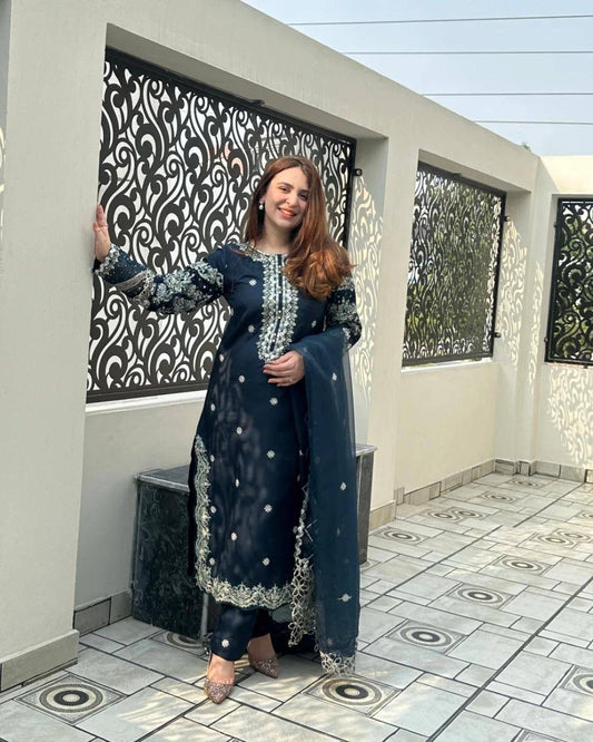 ENHANCE THE BEAUTY OF YOUR WARDROBE WITH THIS NEWLY LAUNCHED KURTI-PANT SET WHOLESALE GEELAN FASHION SURAT