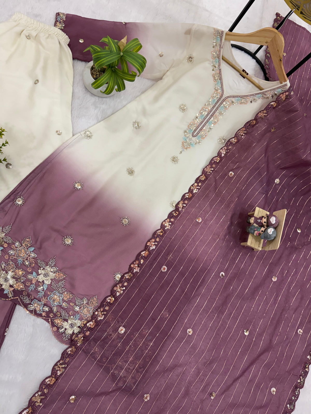 NEW LAUNCHING 3 PIECES KURTI, PLAZZO & DUPATTA WITH ORIGINAL BEADS CUT DANA WORK WHOLESALE GEELAN FASHION SURAT