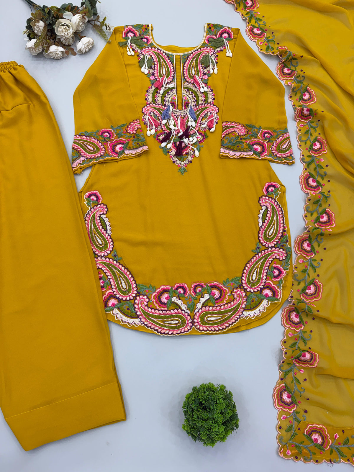 WOMEN’S ETHNIC WEAR WHOLESALE GEELAN FASHION SURAT