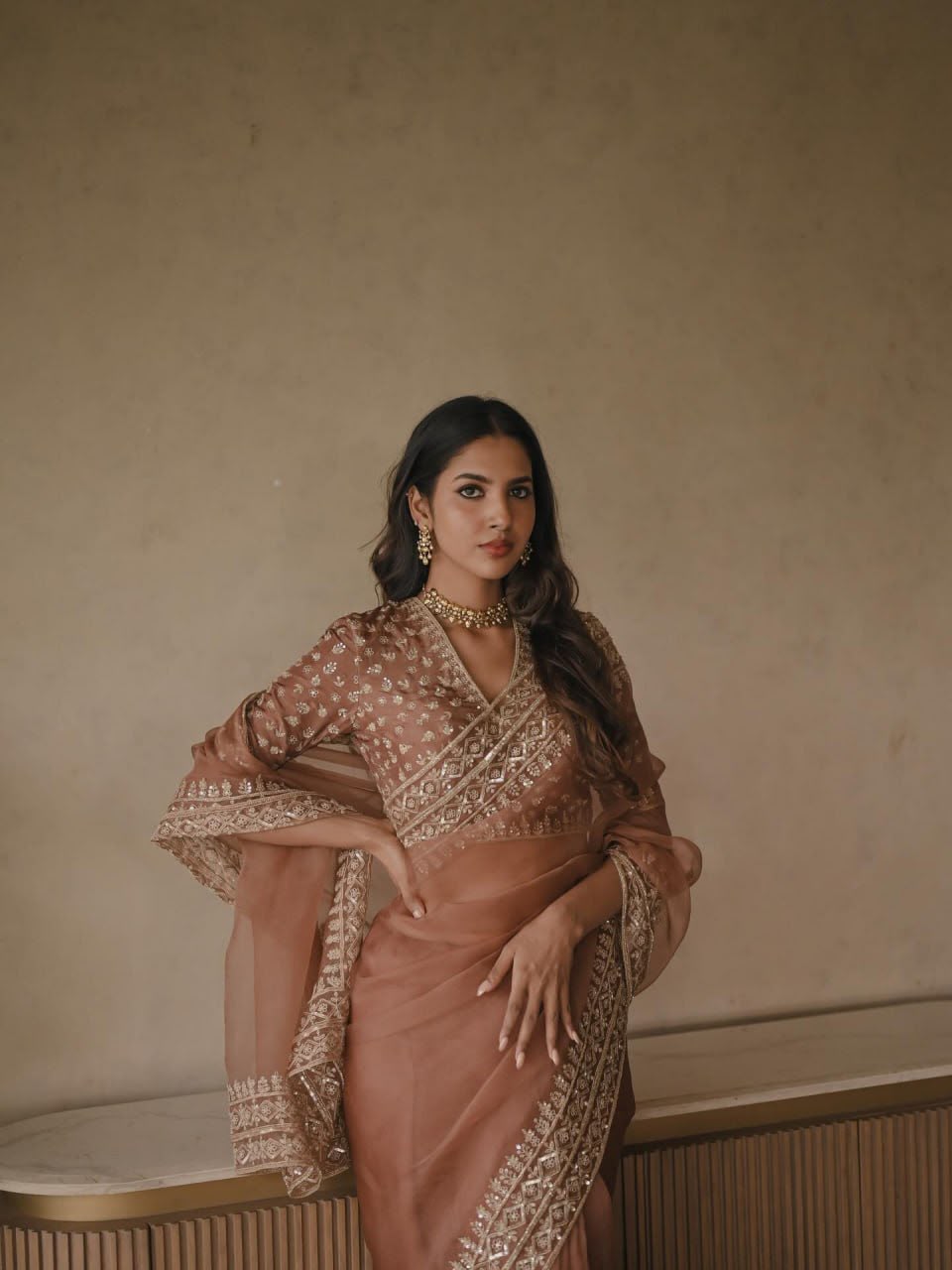 DESIGNER SAREE – ELEGANCE REDEFINED ✨ FALL IN LOVE WITH THIS STUNNING SAREE IN AN EYE-CATCHING SHADE, CRAFTED WITH FINESSE AND RICH DETAILING. A PERFECT BLEND OF GRACE AND GLAM! WHOLESALE GEELAN FASHION SURAT