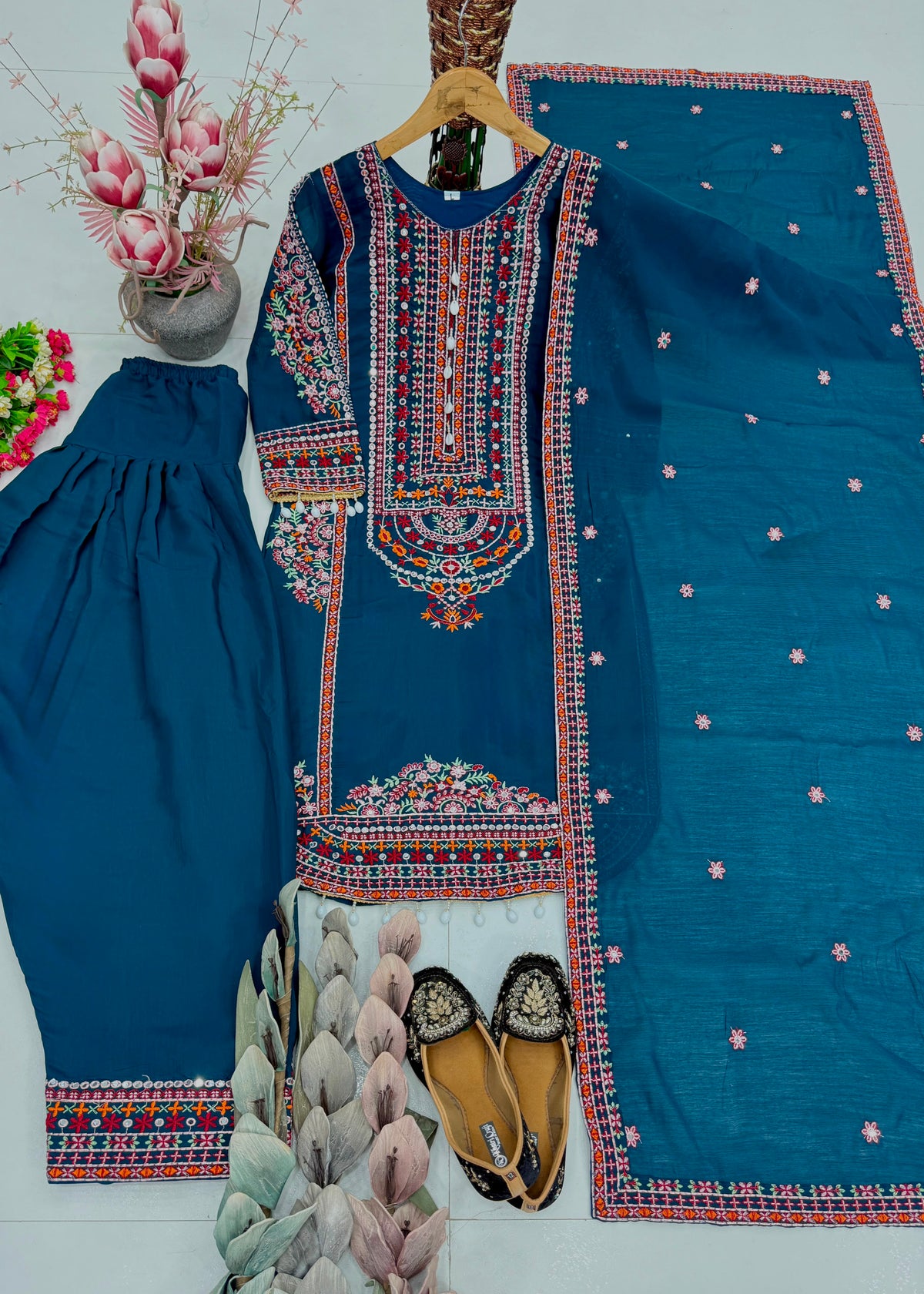 NEW DESIGNER HEAVY MAL CHANDERI TOP PLAZZO & DUPATTA SET WHOLESALE GEELAN FASHION SURAT