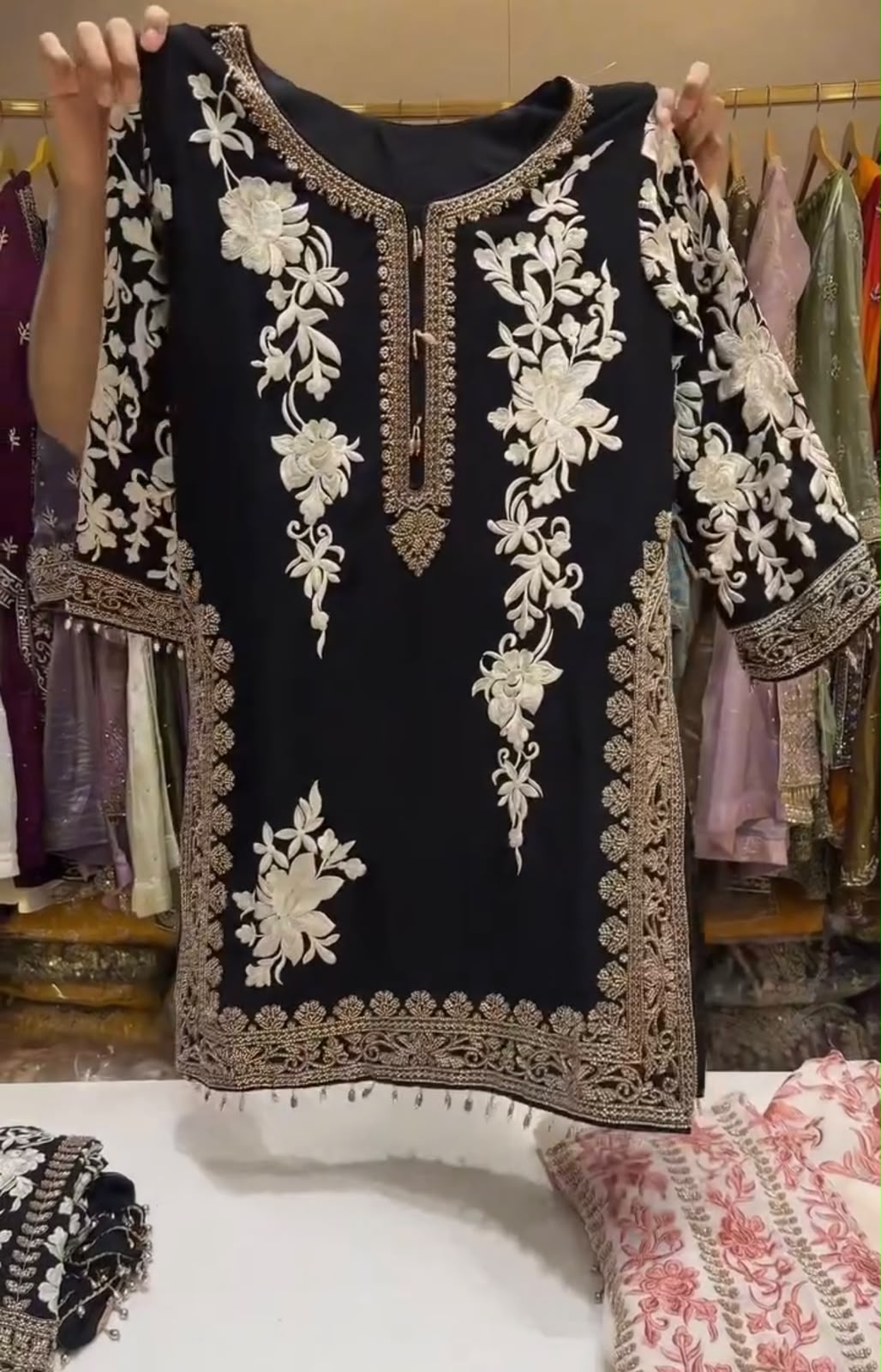ĐĚSIGNER PARTY WEAR LOOK PUR HEAVY STAR GEORGETTE TOP PLAZZO & DUPATTA SET WHOLESALE GEELAN FASHION SURAT