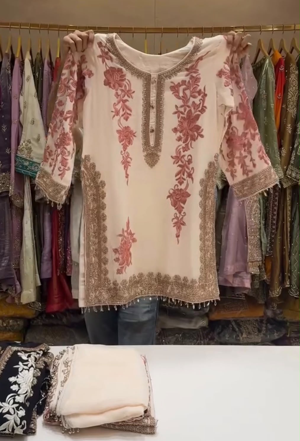 ĐĚSIGNER PARTY WEAR LOOK PUR HEAVY STAR GEORGETTE TOP PLAZZO & DUPATTA SET WHOLESALE GEELAN FASHION SURAT