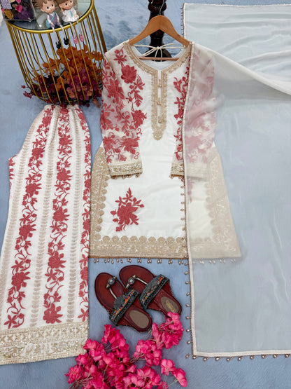 ĐĚSIGNER PARTY WEAR LOOK PUR HEAVY STAR GEORGETTE TOP PLAZZO & DUPATTA SET WHOLESALE GEELAN FASHION SURAT