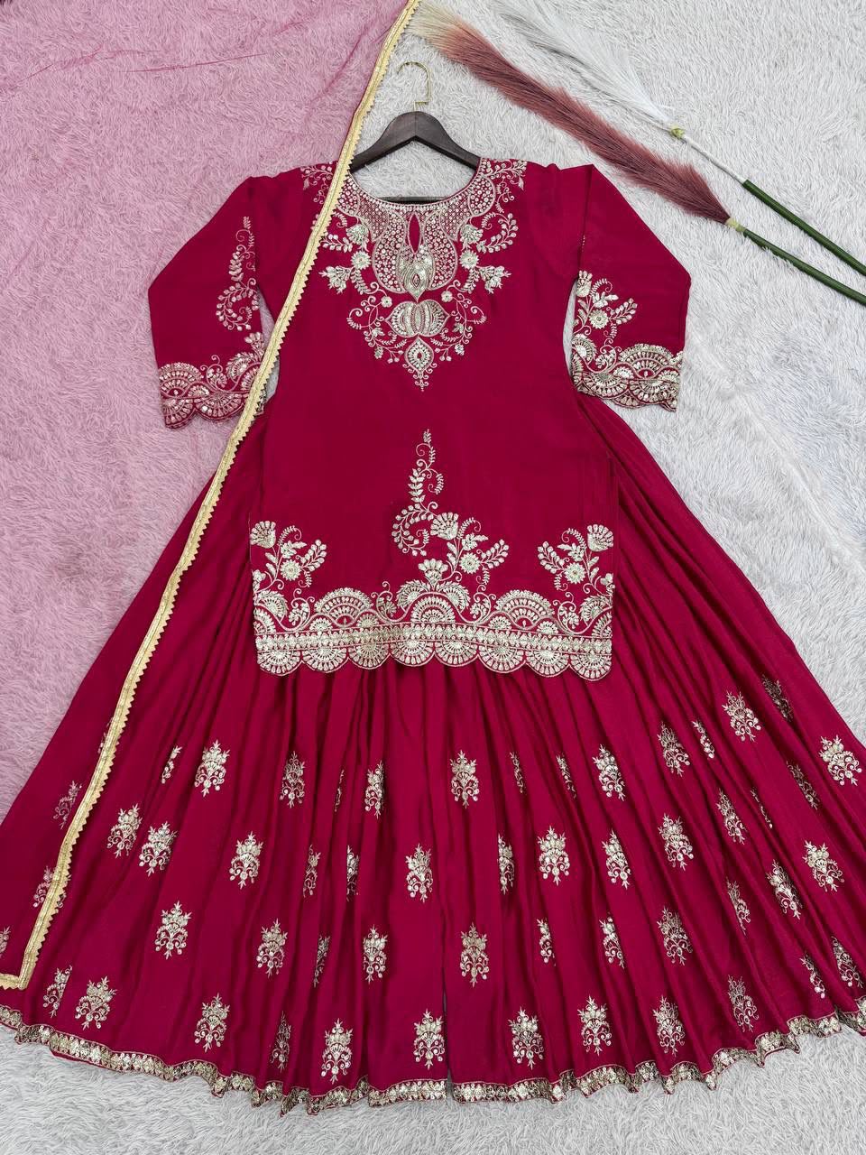 NEW READY TO WEAR COLLECTION 3 PIECE FANCY KURTI WITH BEAUTIFUL FLAIRED PLAZZO AND DUPATTA WHOLESALE GEELAN FASHION SURAT