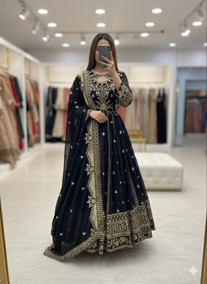 NEW ĐĚSIGNER GWON WITH PENT DUPATT SET WHOLESALE GEELAN FASHION SURAT