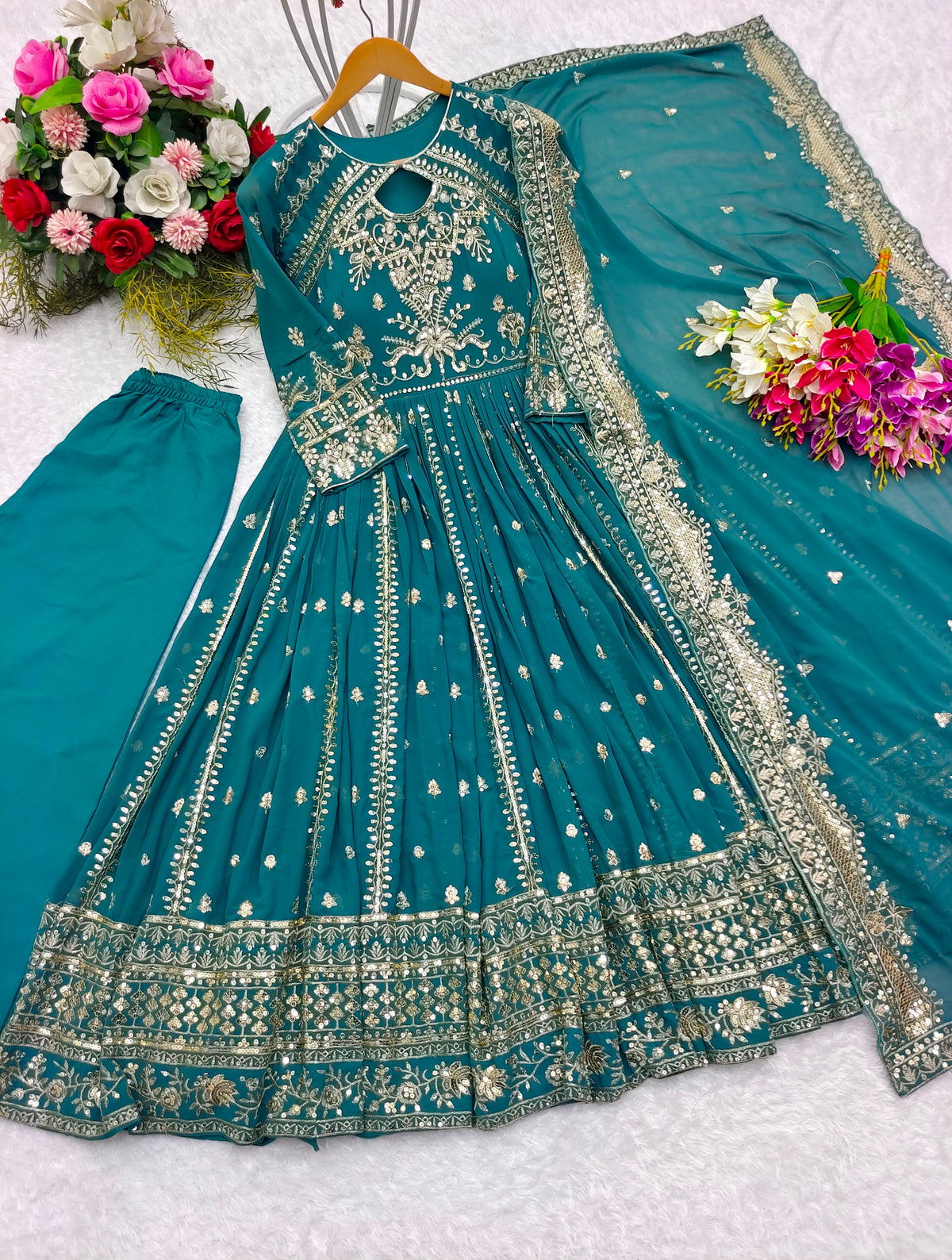 NEW ĐĚSIGNER GWON WITH PENT DUPATT SET WHOLESALE GEELAN FASHION SURAT