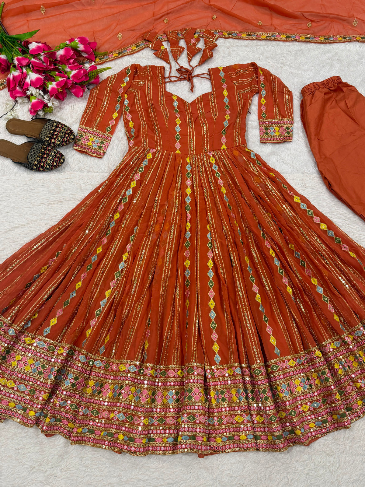 ĐĚSIGNER ANARKALI SUIT IN NEW FANCY STYLE WHOLESALE GEELAN FASHION SURAT