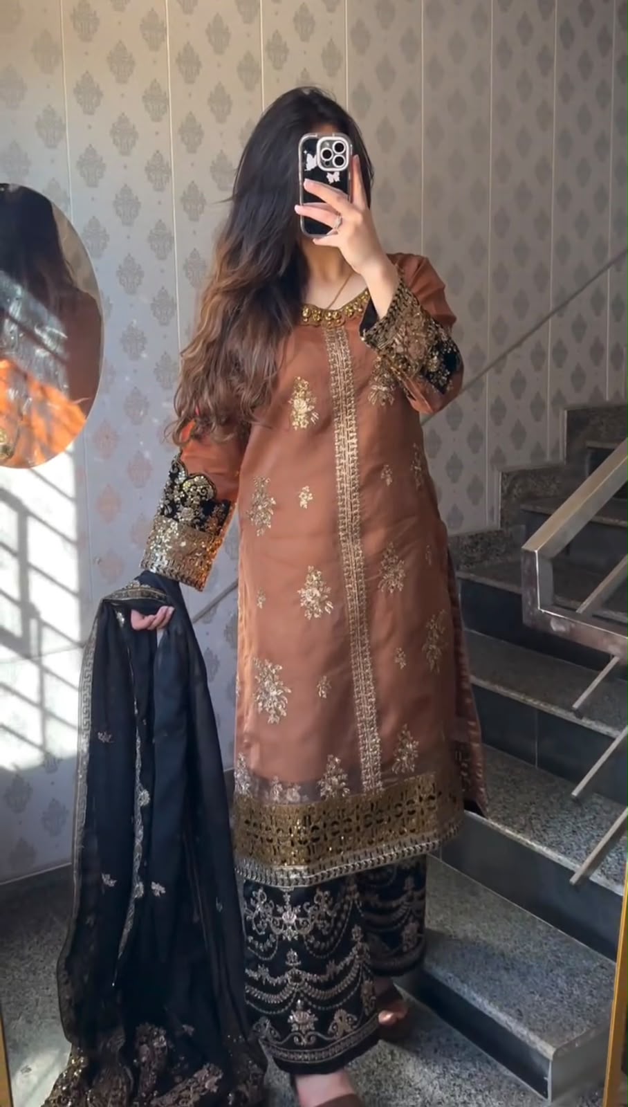 NEW LAUNCHING TWIL NET FABRIC✨KURTI, DUPATTA & PENT 👗 THIS SET IS COMING WITH EMBROIDERY WORK & STYLIST PATTERN FOR EVERY FESTIVAL🥻 WHOLESALE GEELAN FASHION SURAT