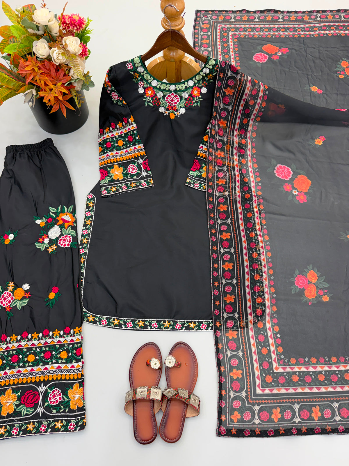 WOMEN’S ETHNIC WEAR WHOLESALE GEELAN FASHION SURAT