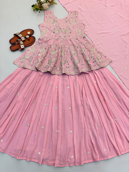 WOMEN’S ETHNIC WEAR WHOLESALE GEELAN FASHION SURAT