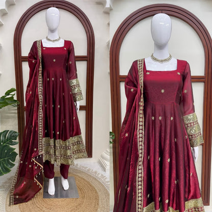 DESIGNER GOWN WITH PENT SET – ELEGANT ETHNIC WEAR ✨ 🎀 CRAFTED IN CLASSY TONES WITH PREMIUM FABRIC & DETAILING WHOLESALE GEELAN FASHION SURAT