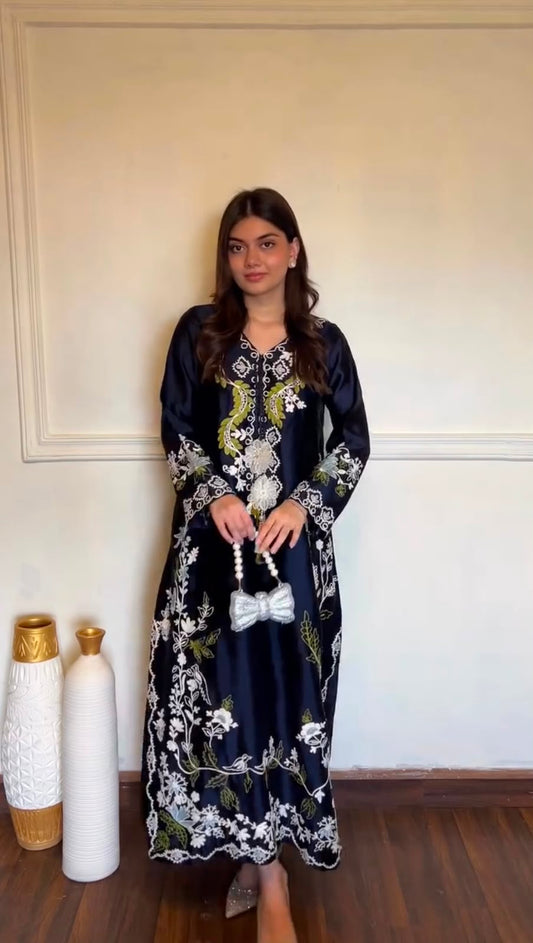 ĐĚSIGNER PARTY WEAR LOOK PUR SATIN RAYON OVER SIZE LONG KAFTAN & BOTTOM WITH DUPATTA SET WHOLESALE GEELAN FASHION SURAT