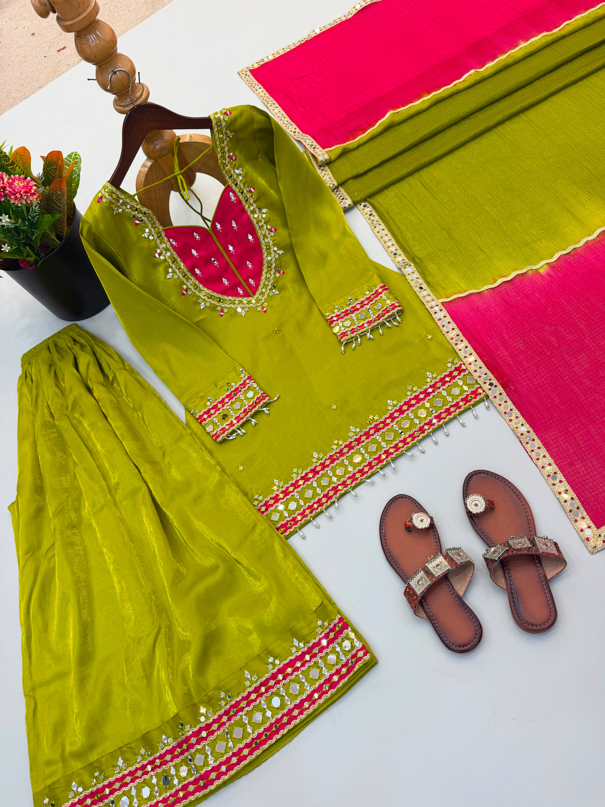 WOMEN’S ETHNIC WEAR WHOLESALE GEELAN FASHION SURAT