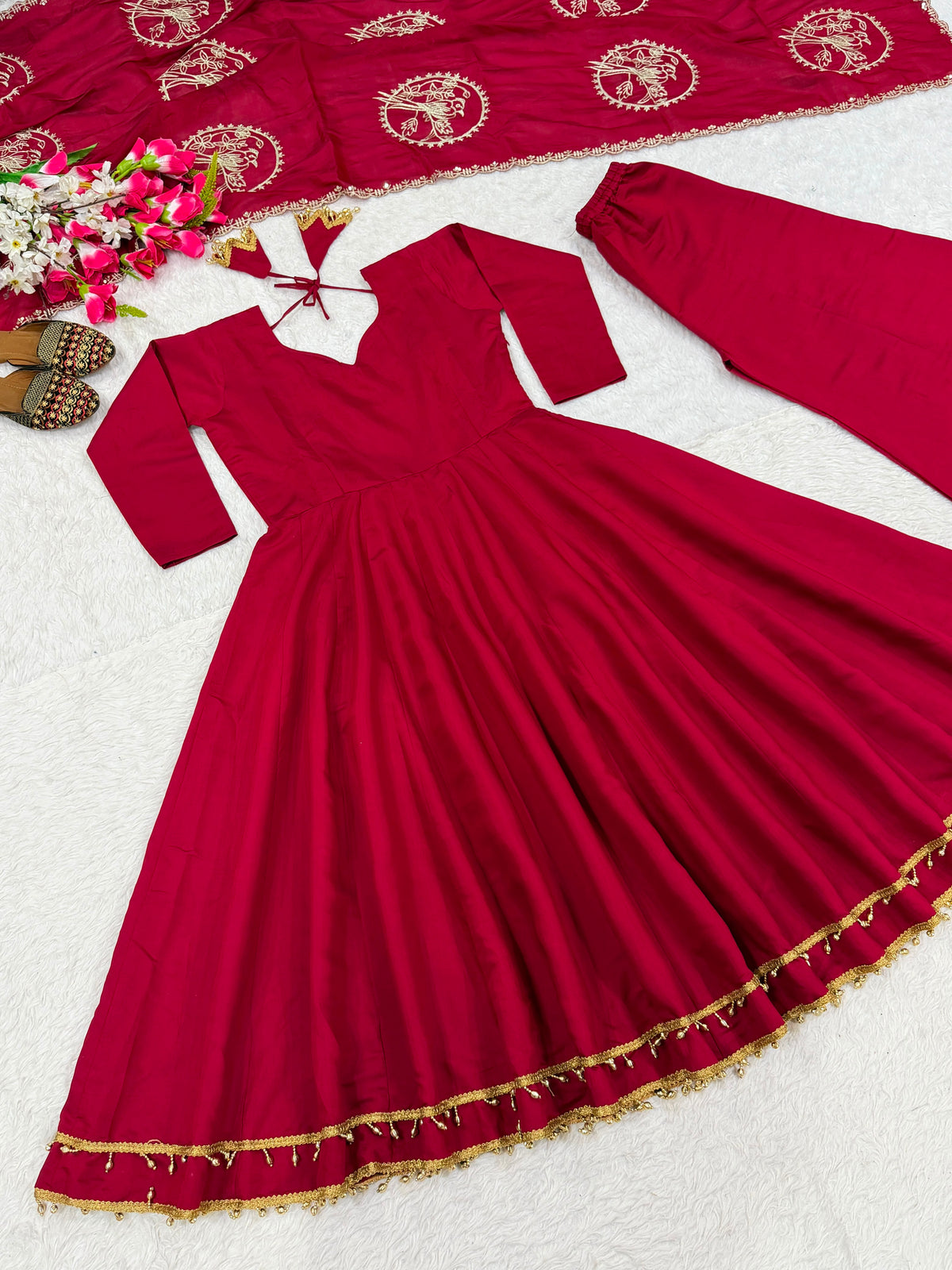 ĐĚSIGNER ANARKALI SUIT IN NEW FANCY STYLE WHOLESALE GEELAN FASHION SURAT