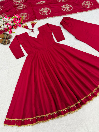 ĐĚSIGNER ANARKALI SUIT IN NEW FANCY STYLE WHOLESALE GEELAN FASHION SURAT